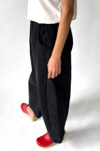Load image into Gallery viewer, Le Bon Shoppe - Arc Pant (black)
