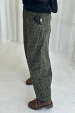 Load image into Gallery viewer, Le Bon Shoppe - Arc Pant (fern leopard)
