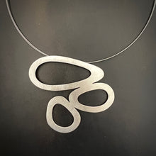 Load image into Gallery viewer, Geometric Oval Outlines Necklace
